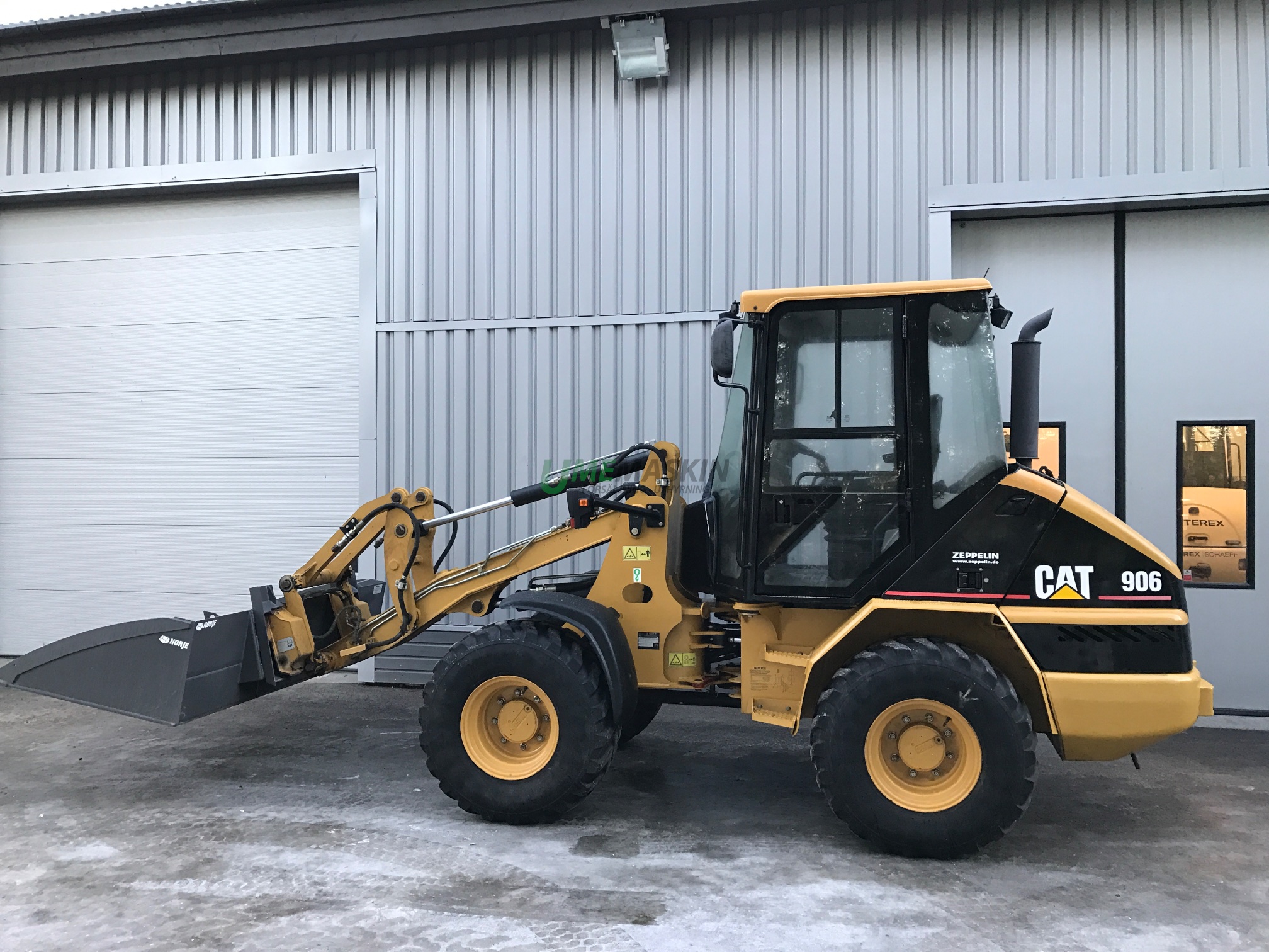 Cat 906 -06