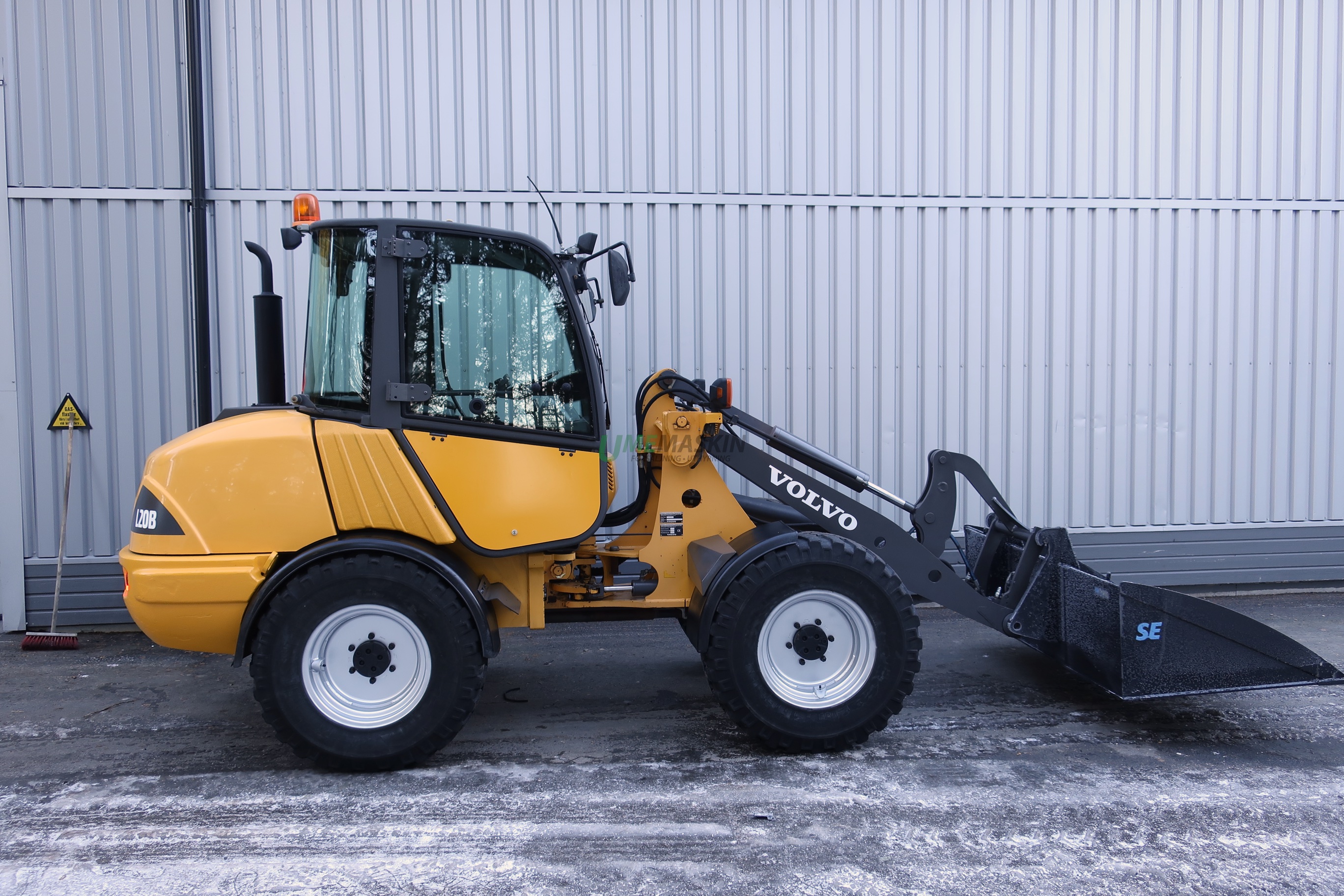 Volvo L20 -08