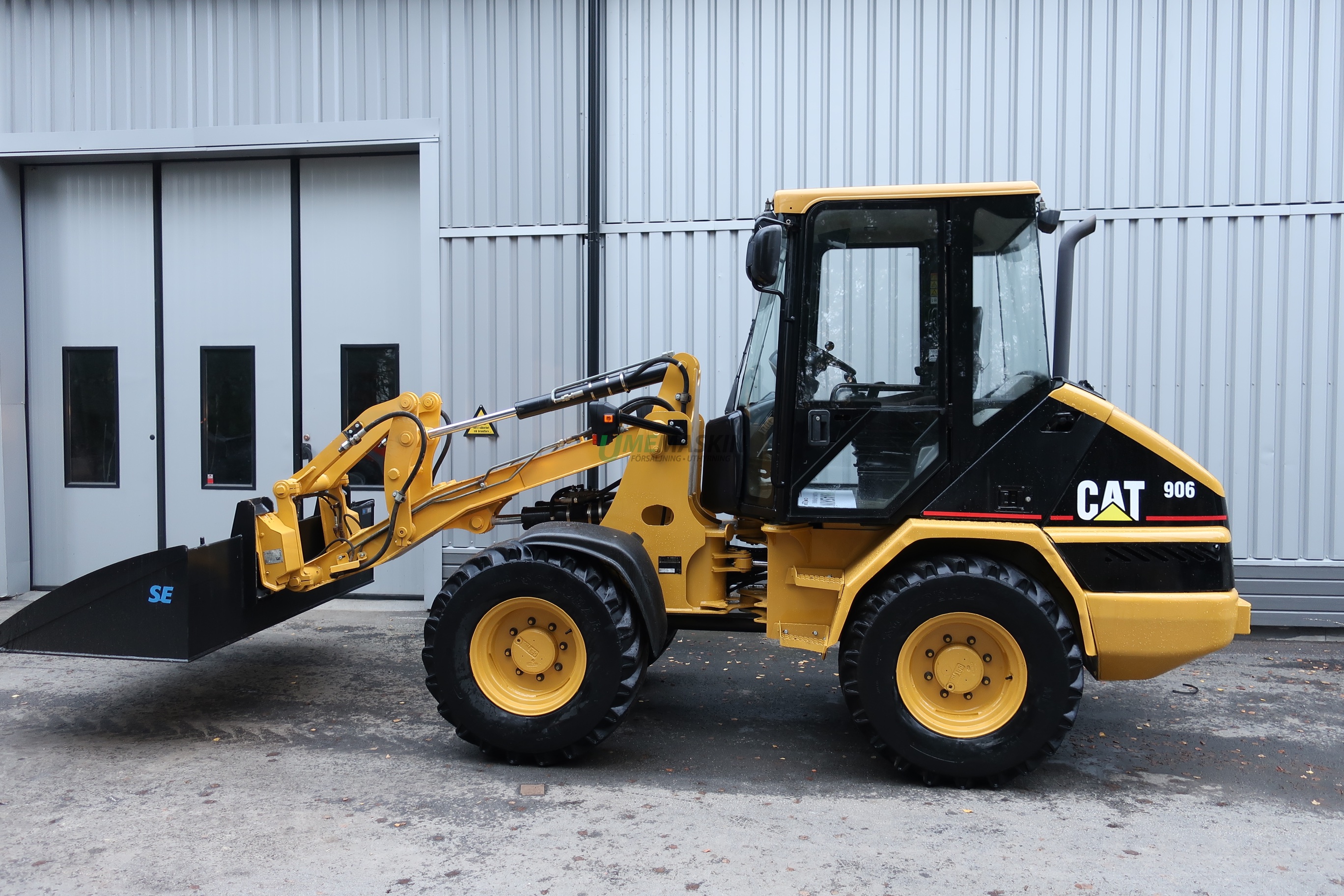 Cat 906 -04