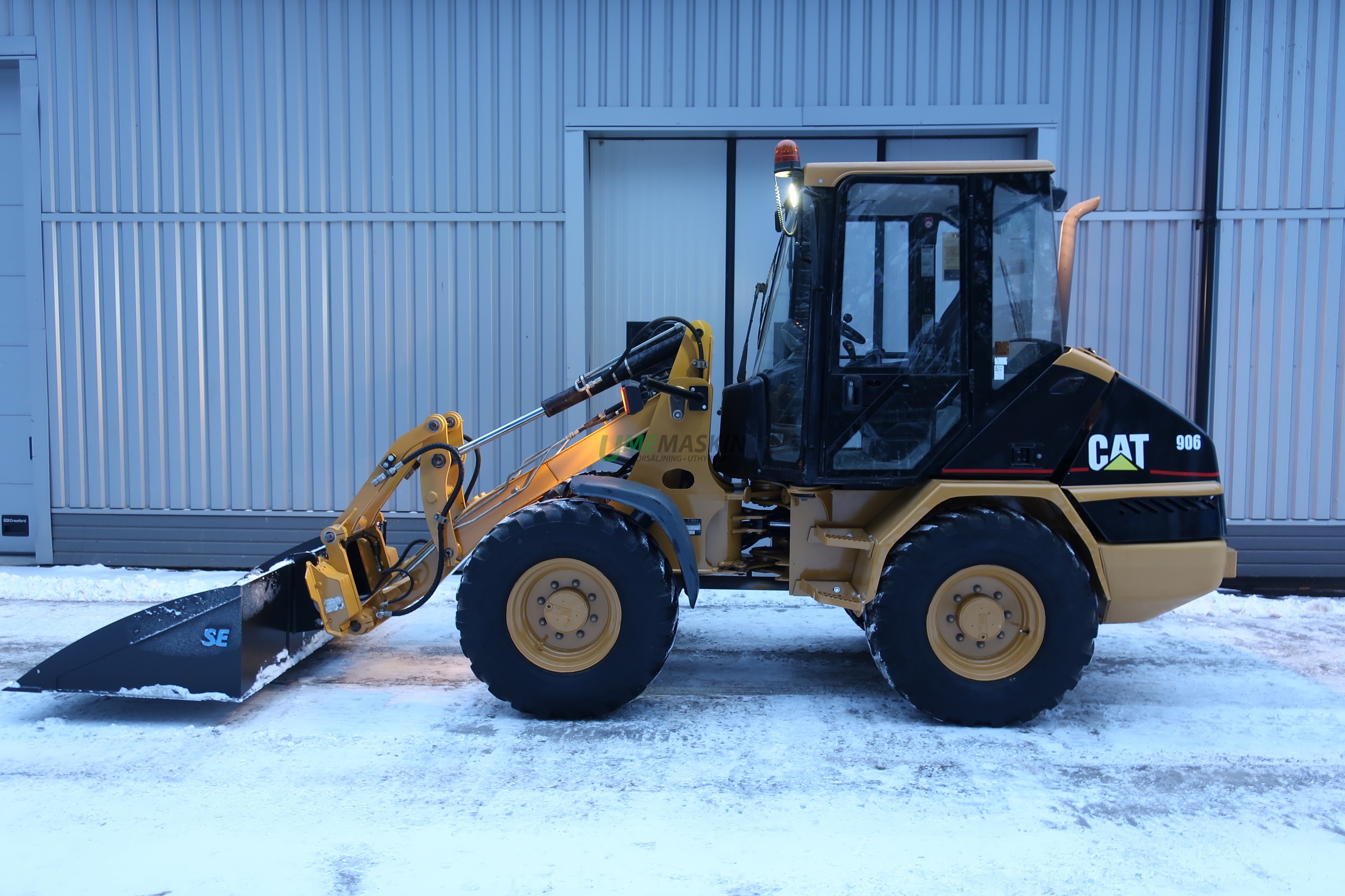 Cat 906 -04