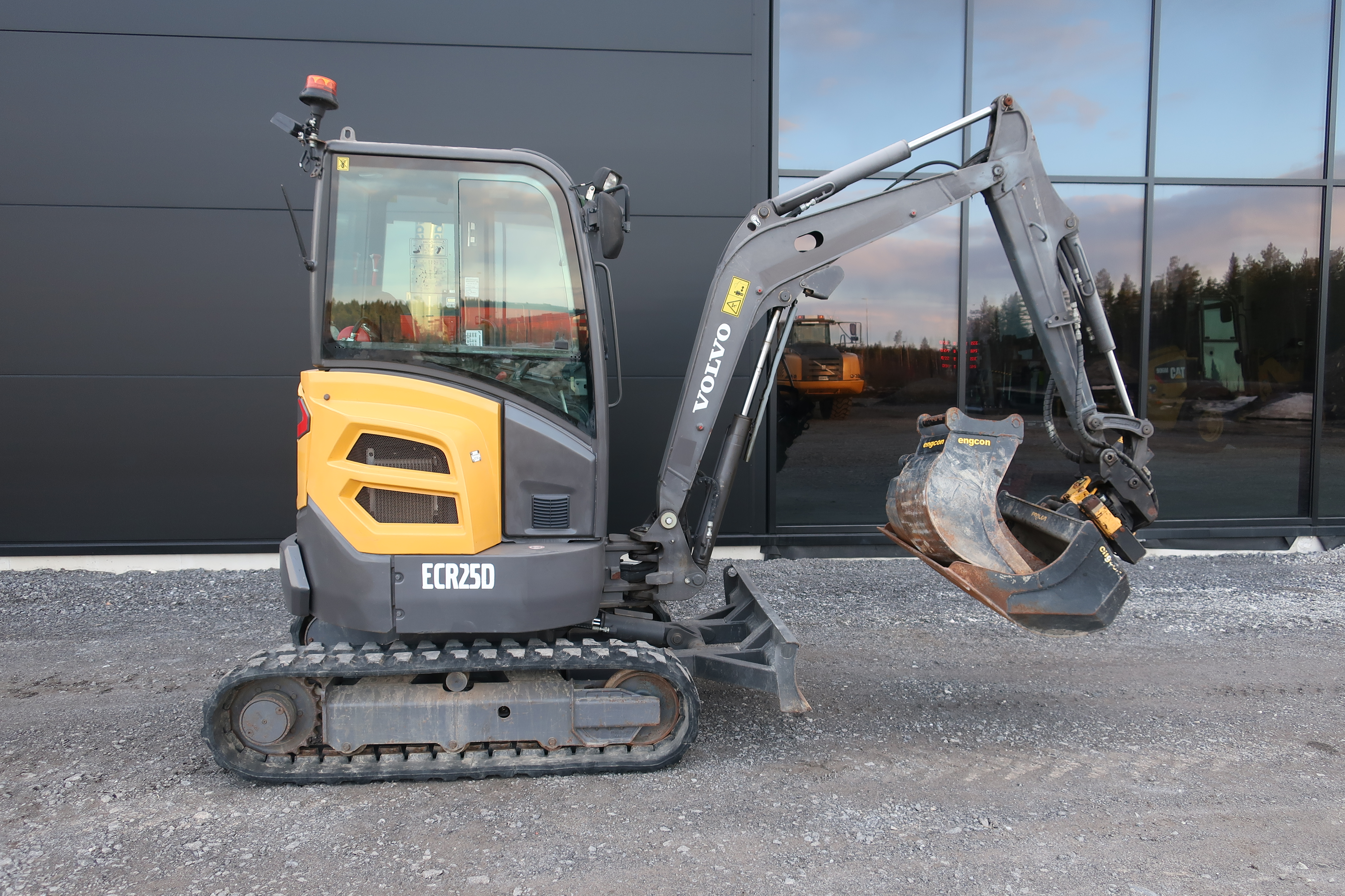 Volvo ECR25D -16