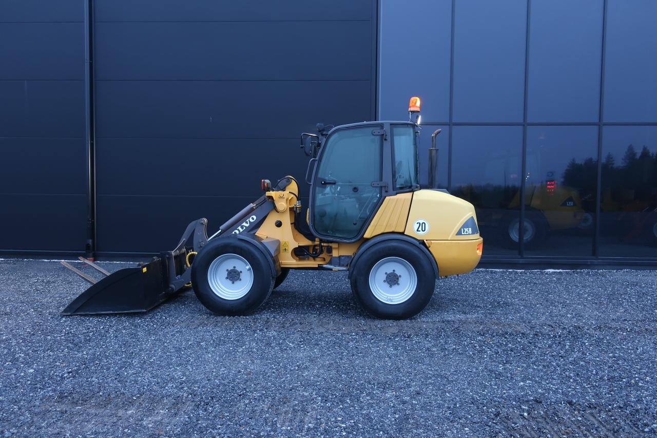 Volvo L25B -06