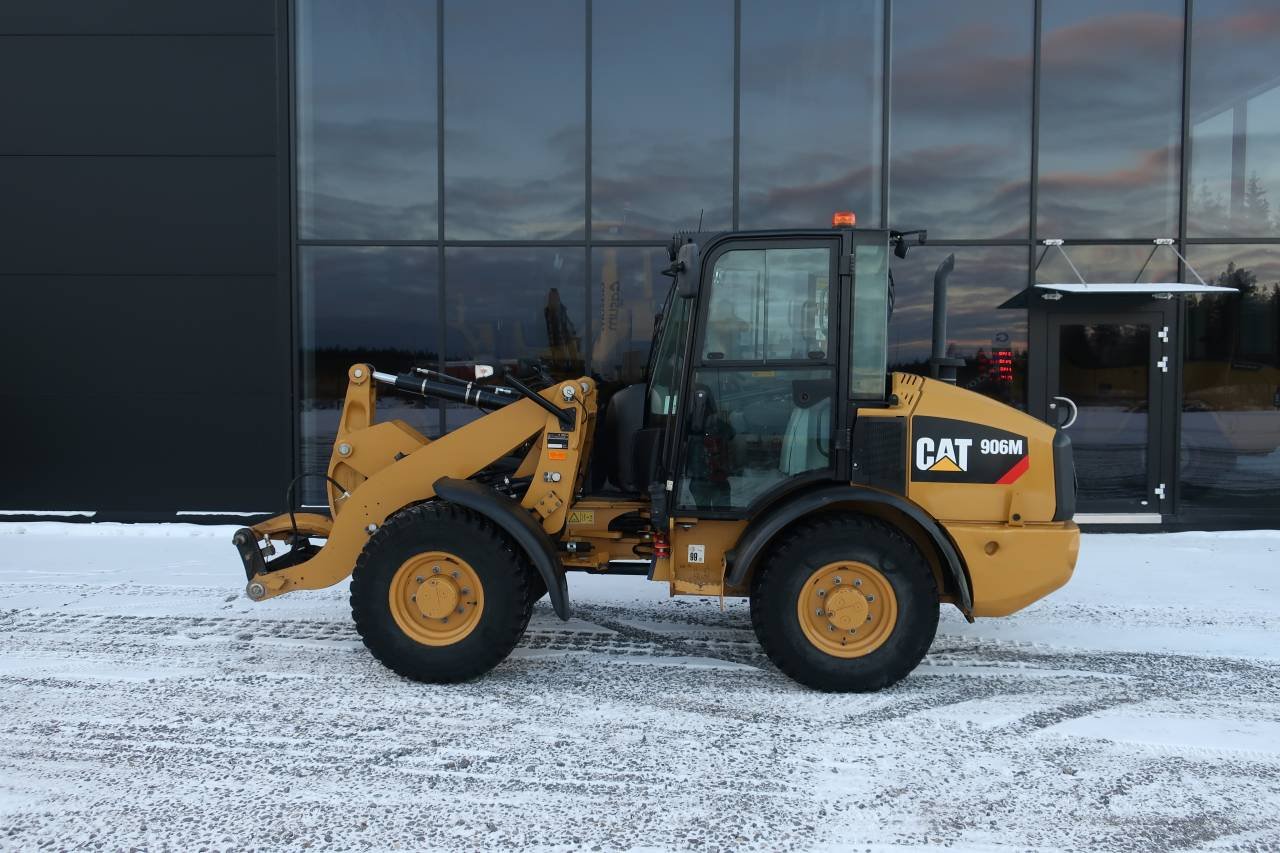 Cat 906M
