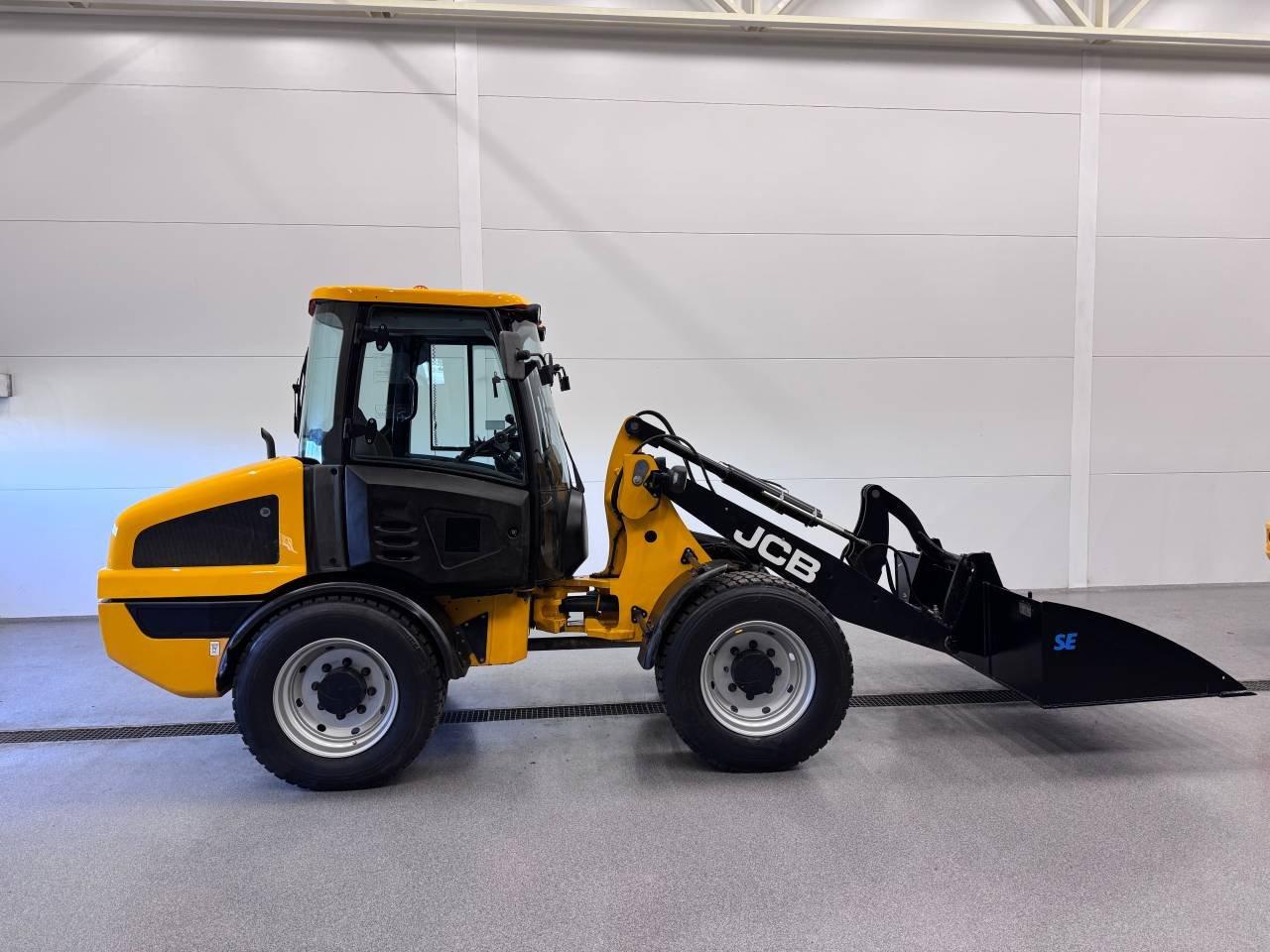 JCB 406 T4 -20 Nya Däck o redskap