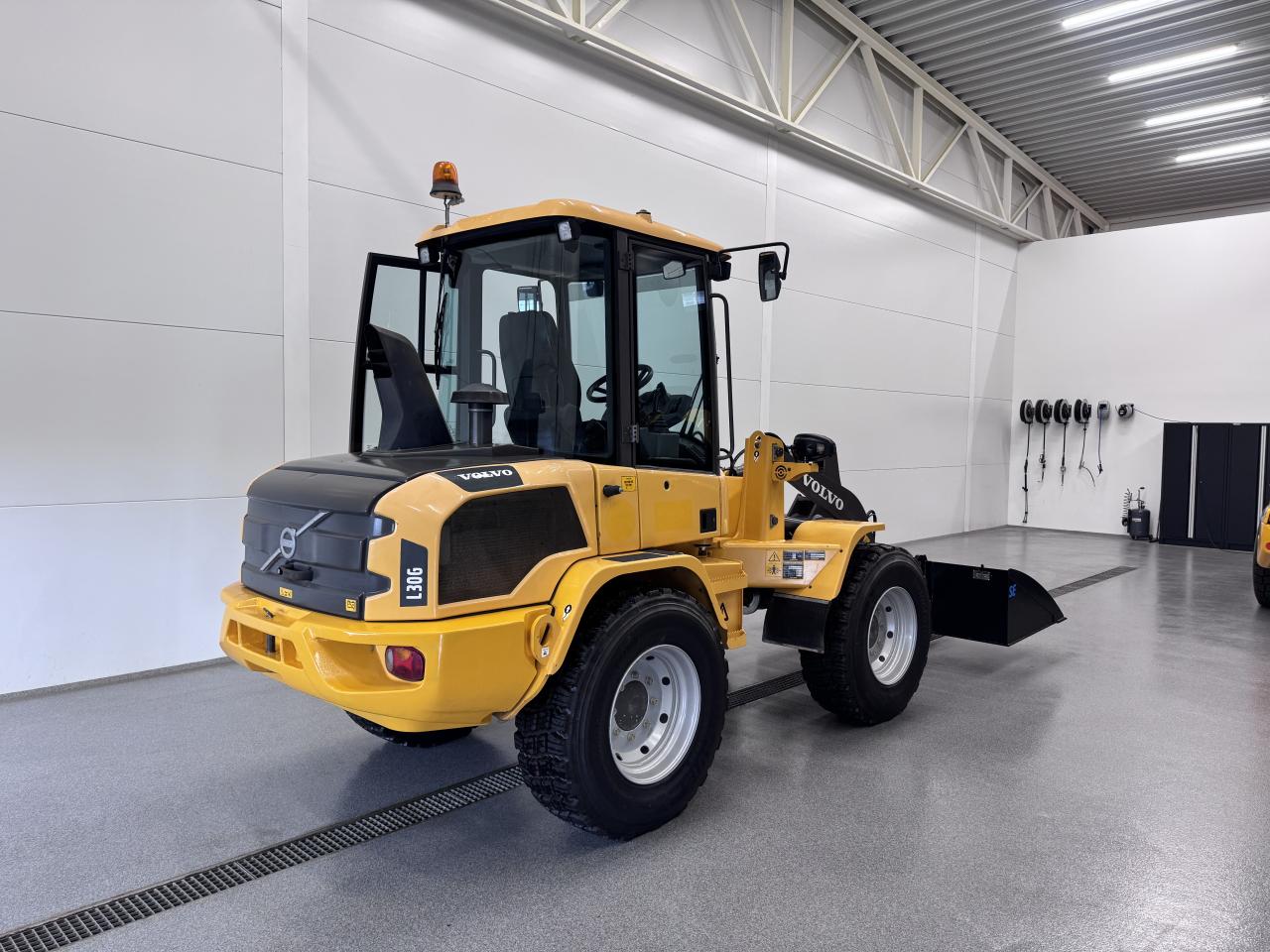 Bild på Volvo L30G med nya snödäck