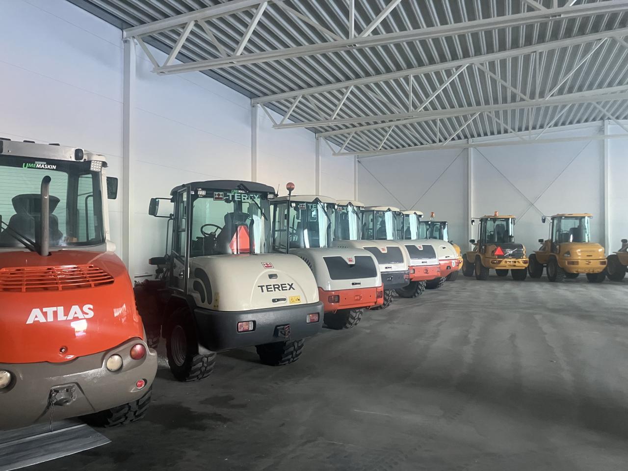 Bild på Över ett 50-tal fina lastmaskiner i lager upp till 10 ton