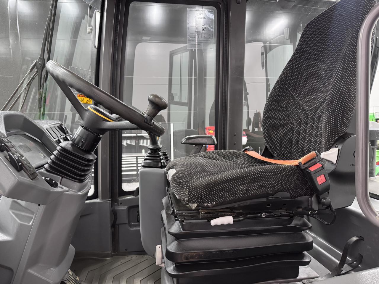 Bild på Volvo L30g med redskap