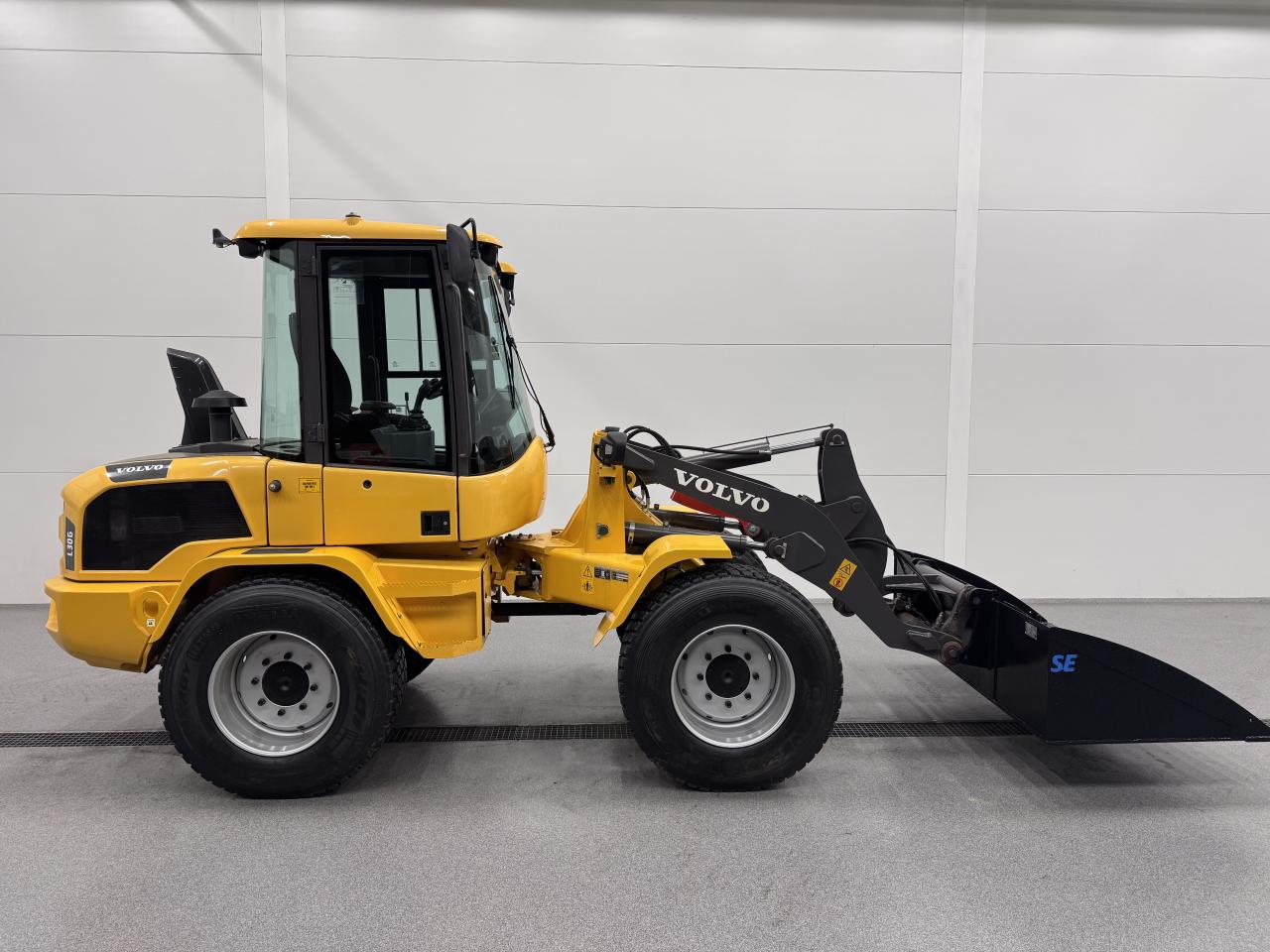 Volvo L30g med redskap