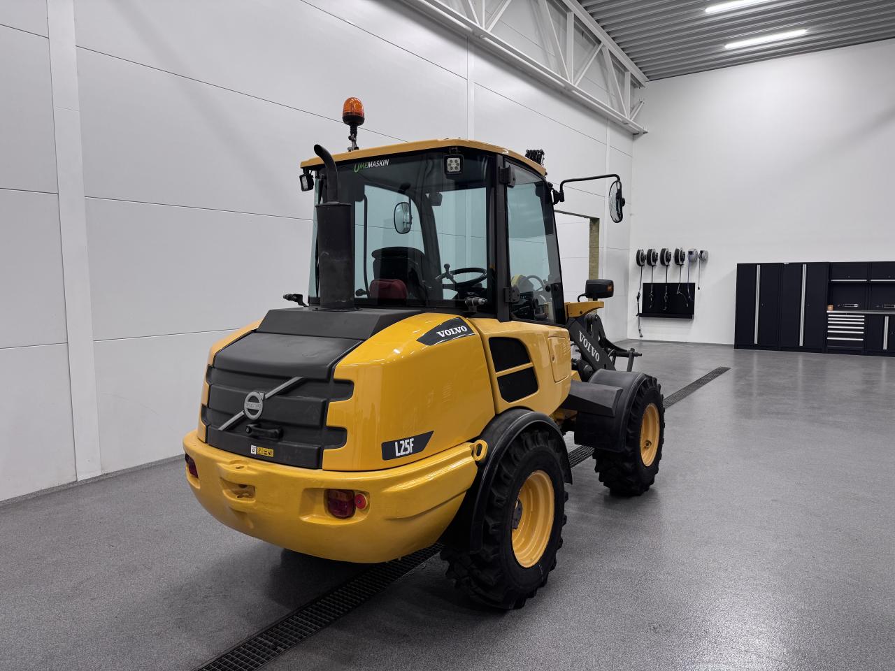 Bild på Volvo L25F Med redskap