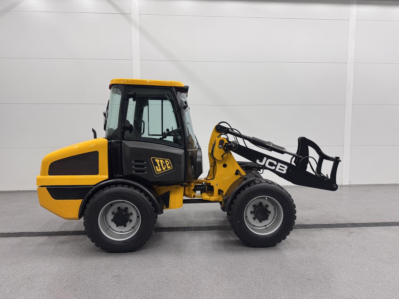 JCB 406 T4 -18 Nya Däck o redskap