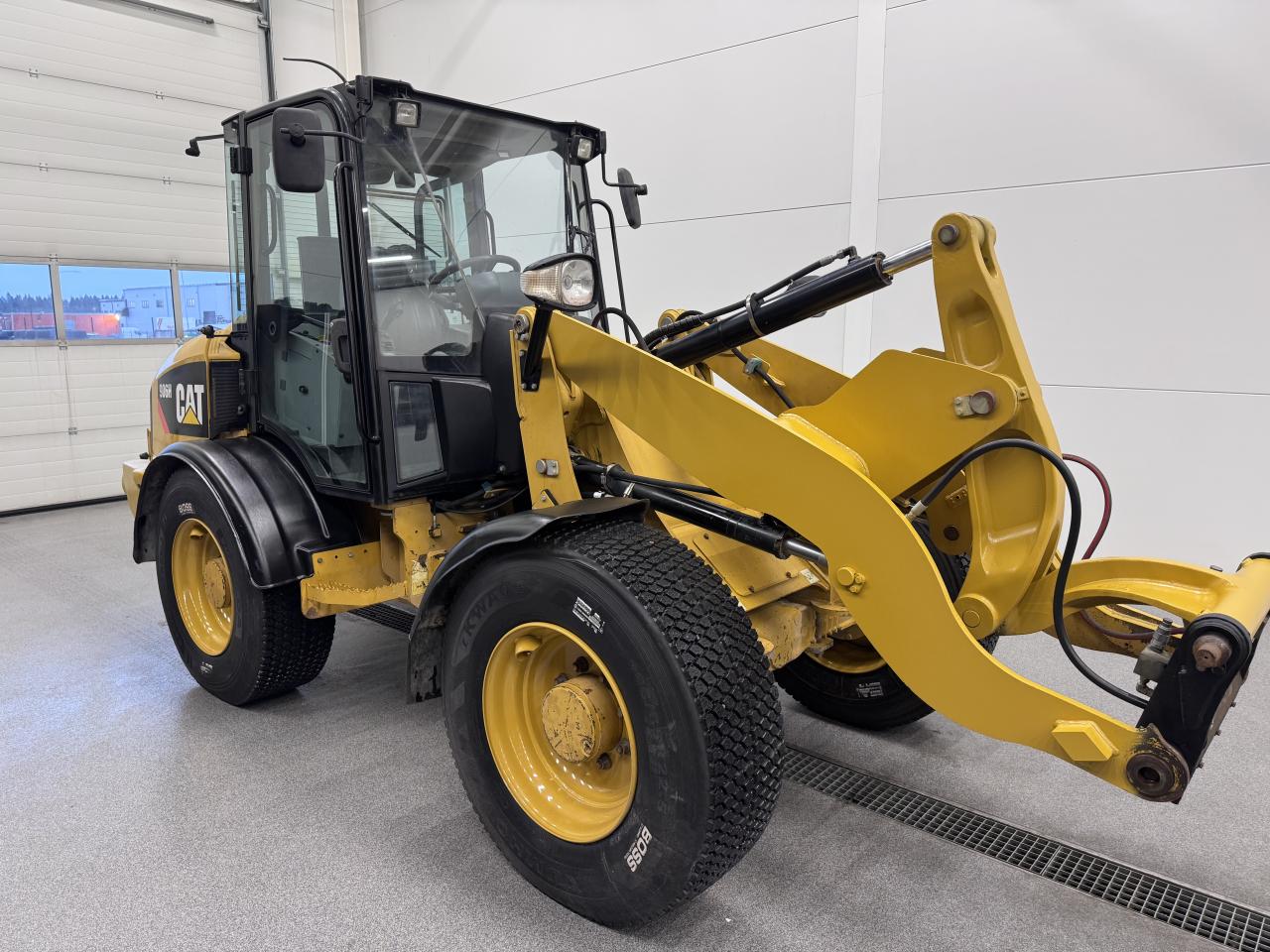 Bild på Cat 906H. Snabbgående