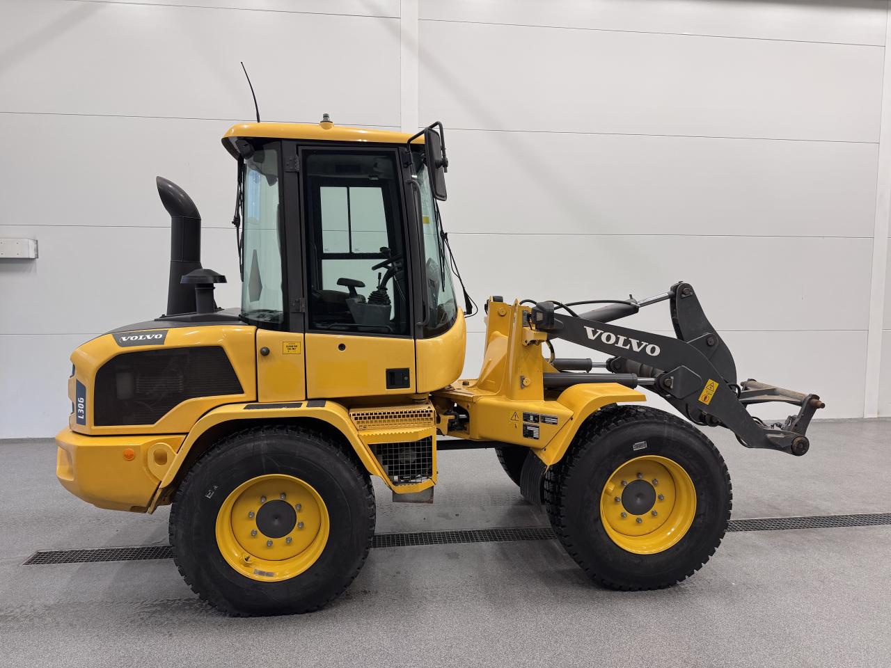 Volvo L30G. med nya snödäck