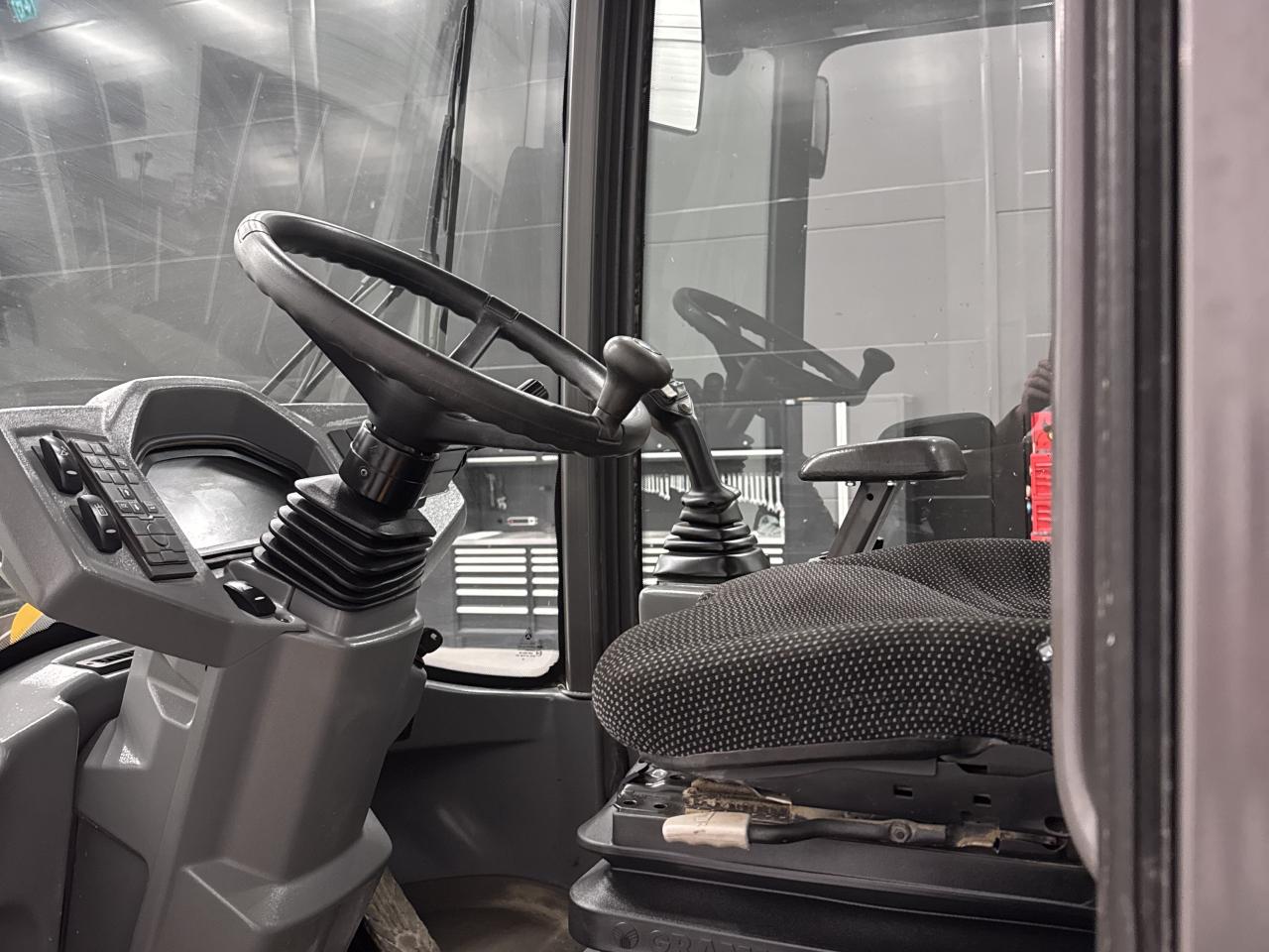 Bild på Volvo L30G med redskap