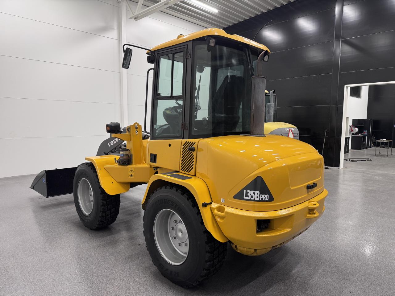 Bild på Volvo L35B Pro med nya snödäck