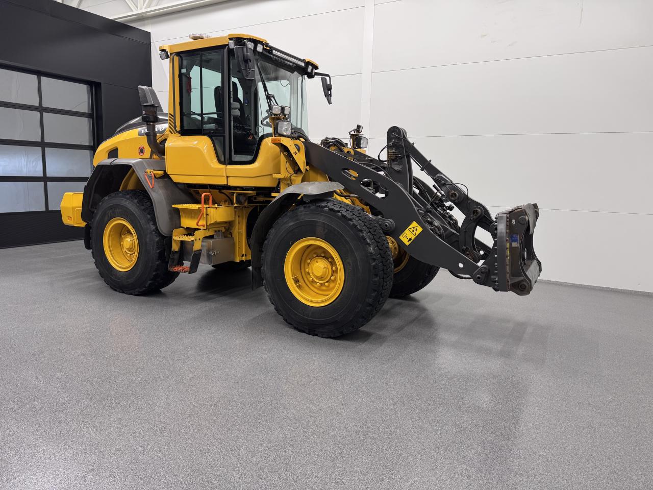 Bild på Volvo L60H Svensksåld med skevfäste