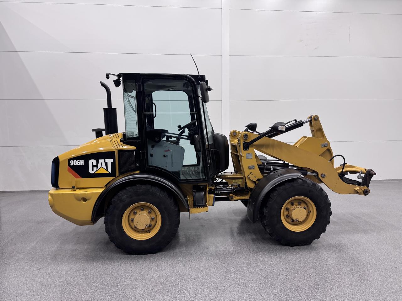 Cat 906H med nya redskap