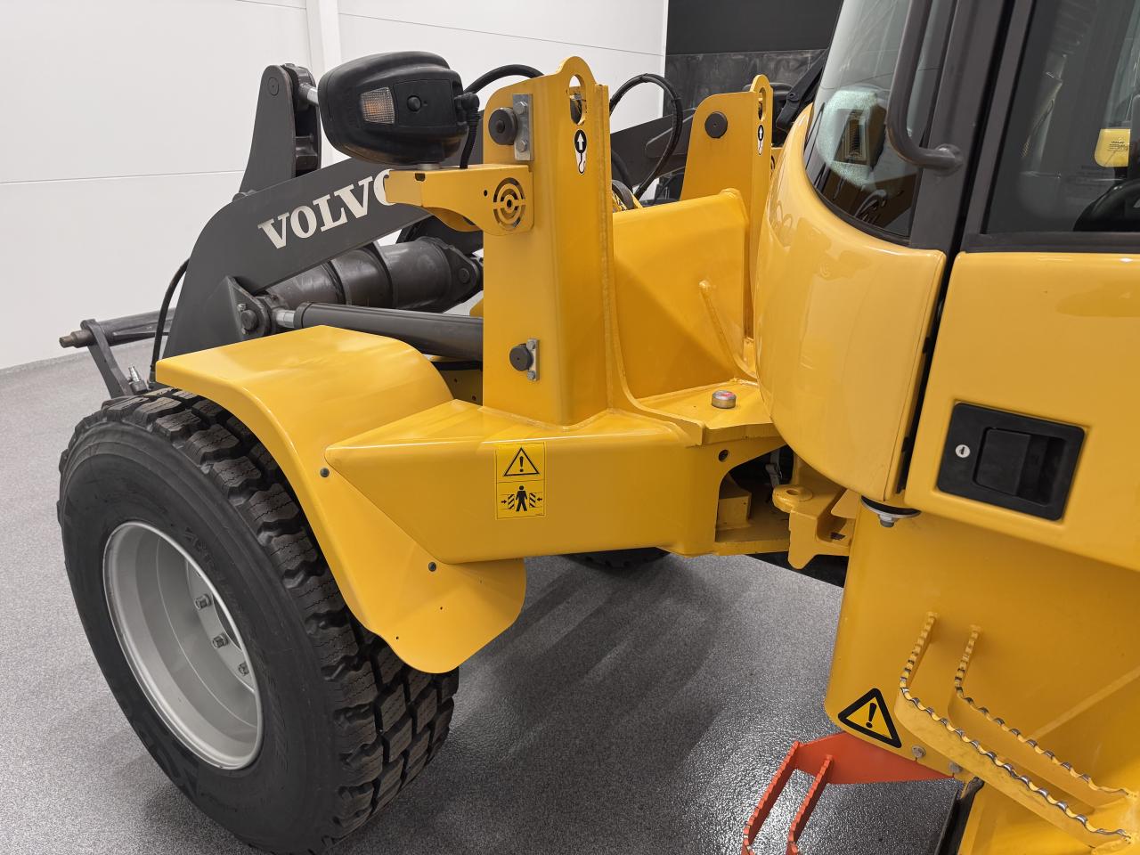 Bild på Volvo L30G med nya snödäck