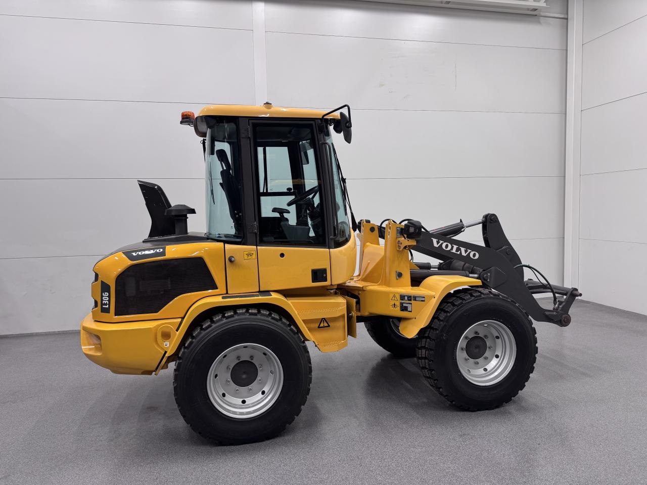 Volvo L30G med nya snödäck