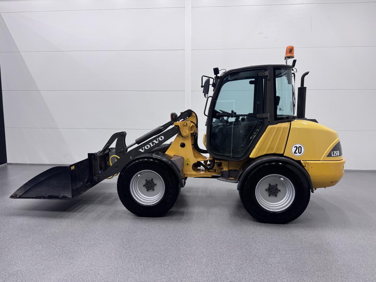 Volvo L25B