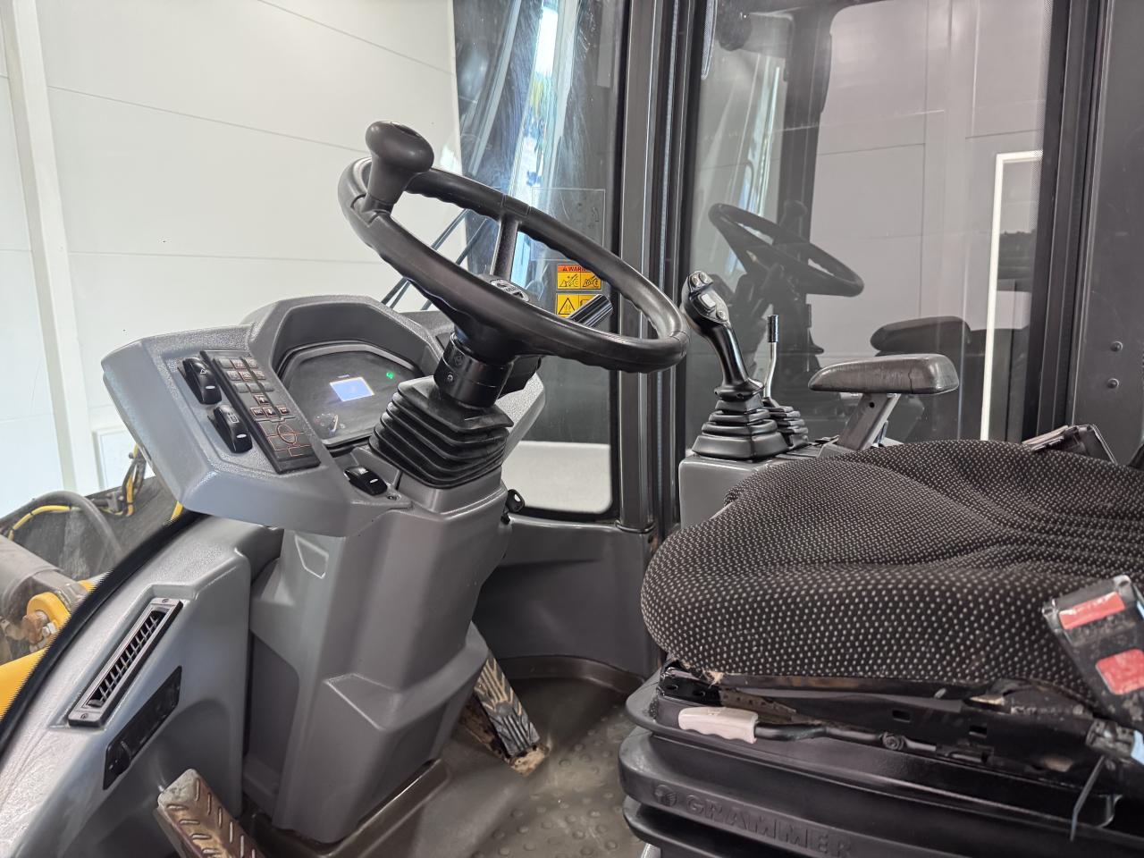 Bild på Volvo L30G med nya snödäck