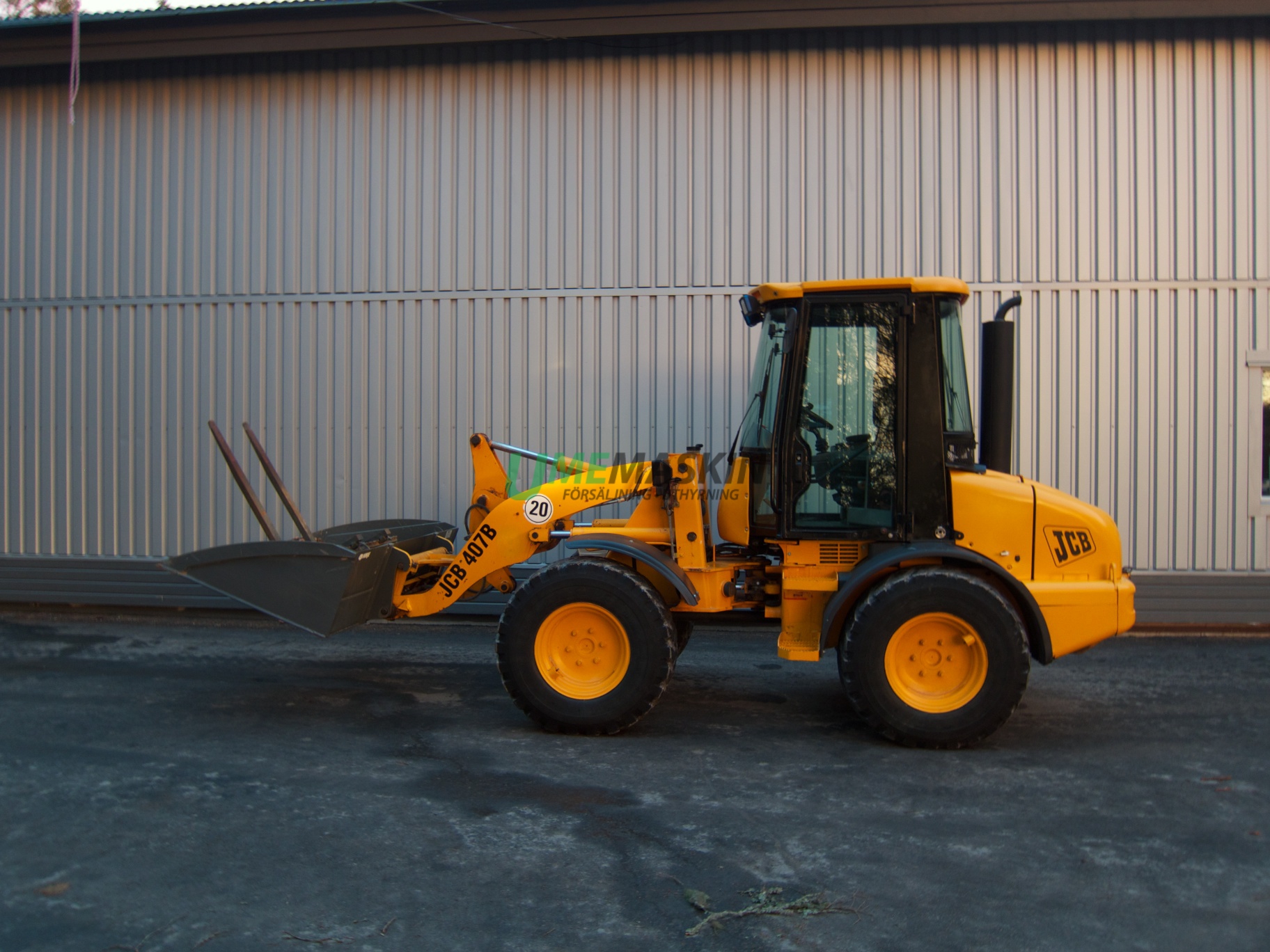 JCB 407B -00